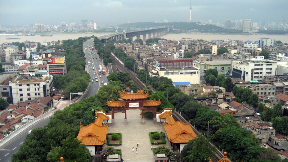 DSÖ ekibi Covid-19'un kökenini araştırmak için Wuhan'da sahaya indi